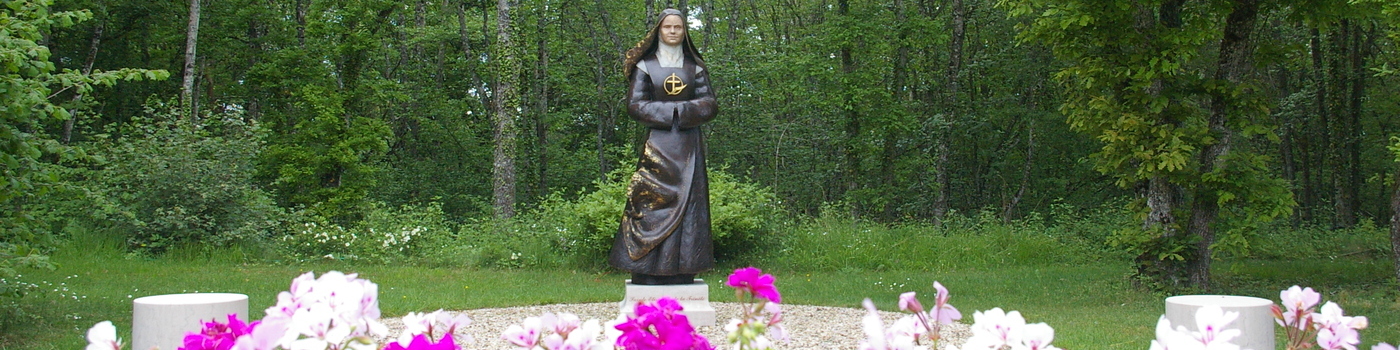 statue sur son piedestal