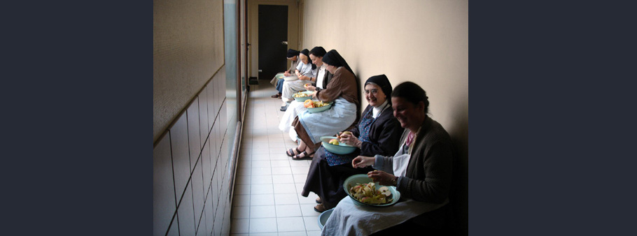 soeurs aux épluchages