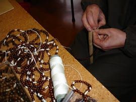 confection de chapelets